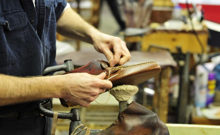 مراحل تولید یک نوع از کفش