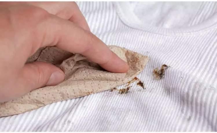 پاک کردن لکه واکس از لباس