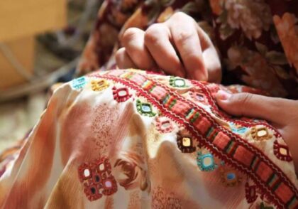 آشنایی با هنر رودوزی لباس و کاربردهای آن