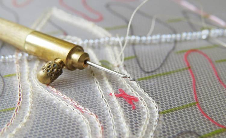 ریشه‌های هنر تنبور دوزی