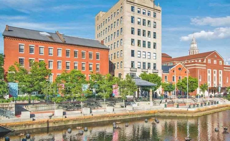 مدرسه طراحی رودآیلند