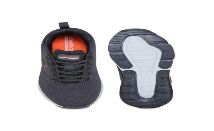 سبک بودن کفش کتانی