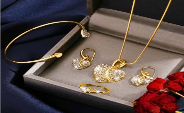 طلا و جواهرات بهترین کادو برای روز عشق