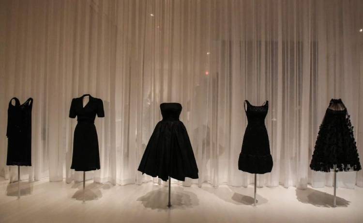 استایل با رنگ مشکی برای بانوان