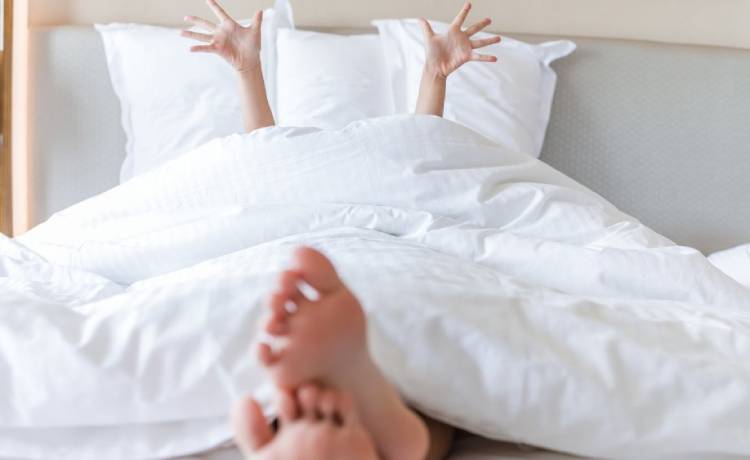 خوابیدن بدون لباس