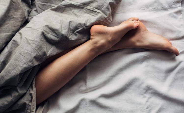 فایده برهنه خوابیدن