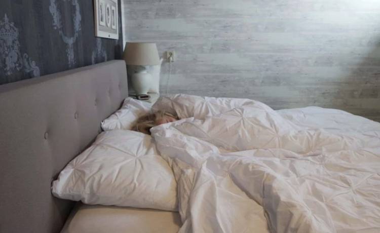 لخت خوابیدن چه فوایدی دارد