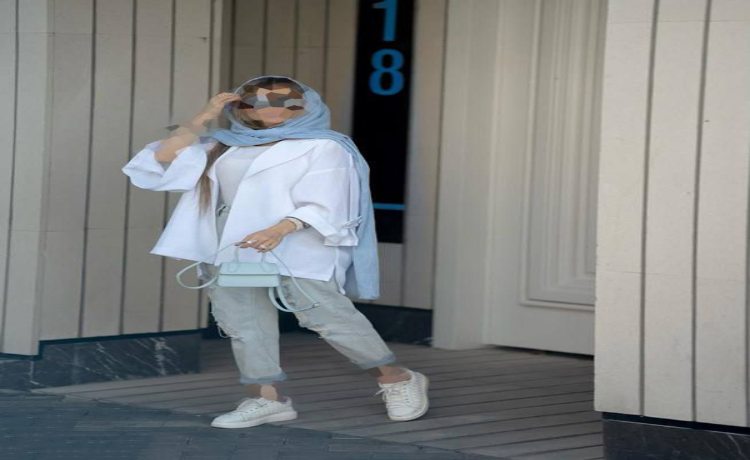 تیپ لباس اسپرت دخترانه با مانتو