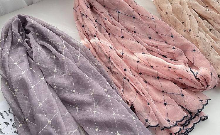 ویژگی‌های پارچه شیفون