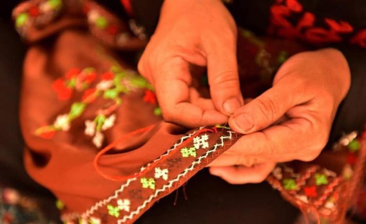 وسایل لازم برای سوزن دوزی چیست