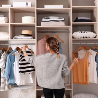 کمد کپسولی چیست؟ نکات مهم در ساخت کمد کپسولی