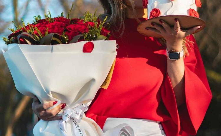 انتخاب لباس تولد پاییزی بر اساس لوکیشن جشن