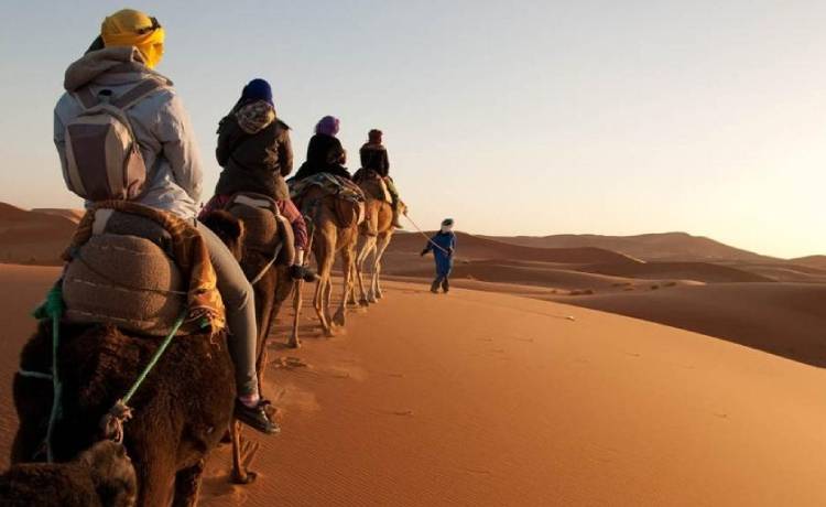 لباس مناسب کویر در فصل پاییز