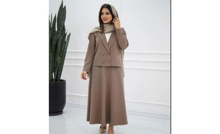 کت و دامن مینیمال تک‌رنگ