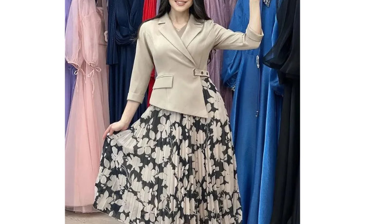 کت و دامن گلدار