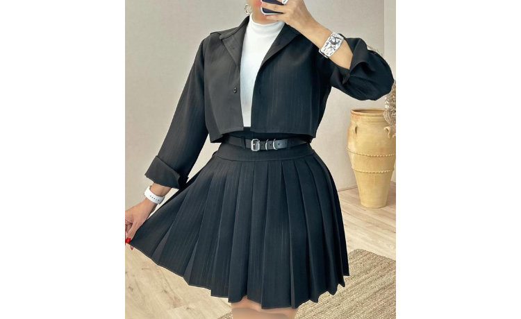 کت کراپ با دامن های‌ویست