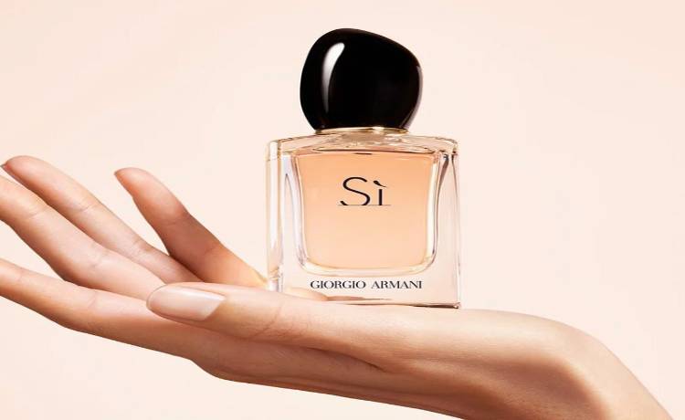 بهترین عطر زنانه با پخش بوی عالی جورجیو آرمانی سی
