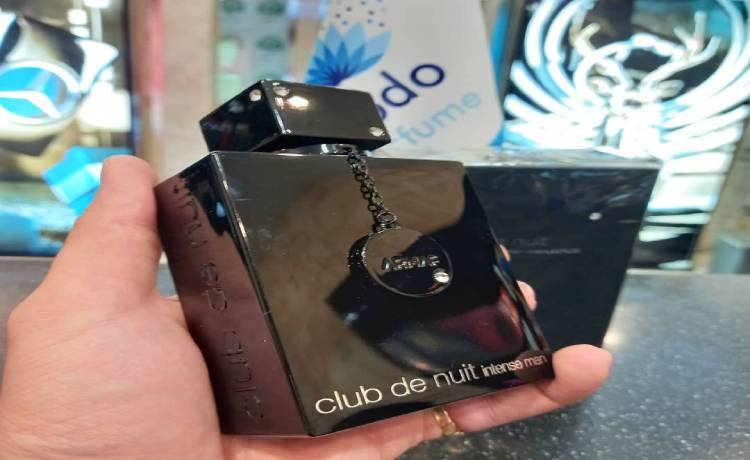 بهترین عطر مردانه با پخش بوی عالی آرماف کلاب د نویت اینتنس من