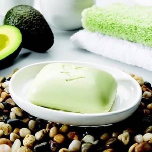 خرید آنلاین صابون صورت و بدن آووکادو فوراور | Aloe Avocado Face & Body Soap