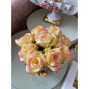 خرید آنلاین باکس گل هدیه رز لیمویی