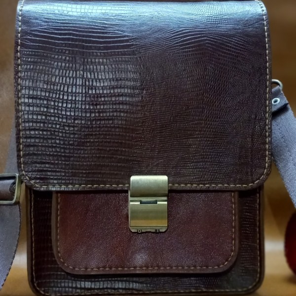 کیف رو دوشی اداری مردانه با چرم طبیعی(دستدوز)
